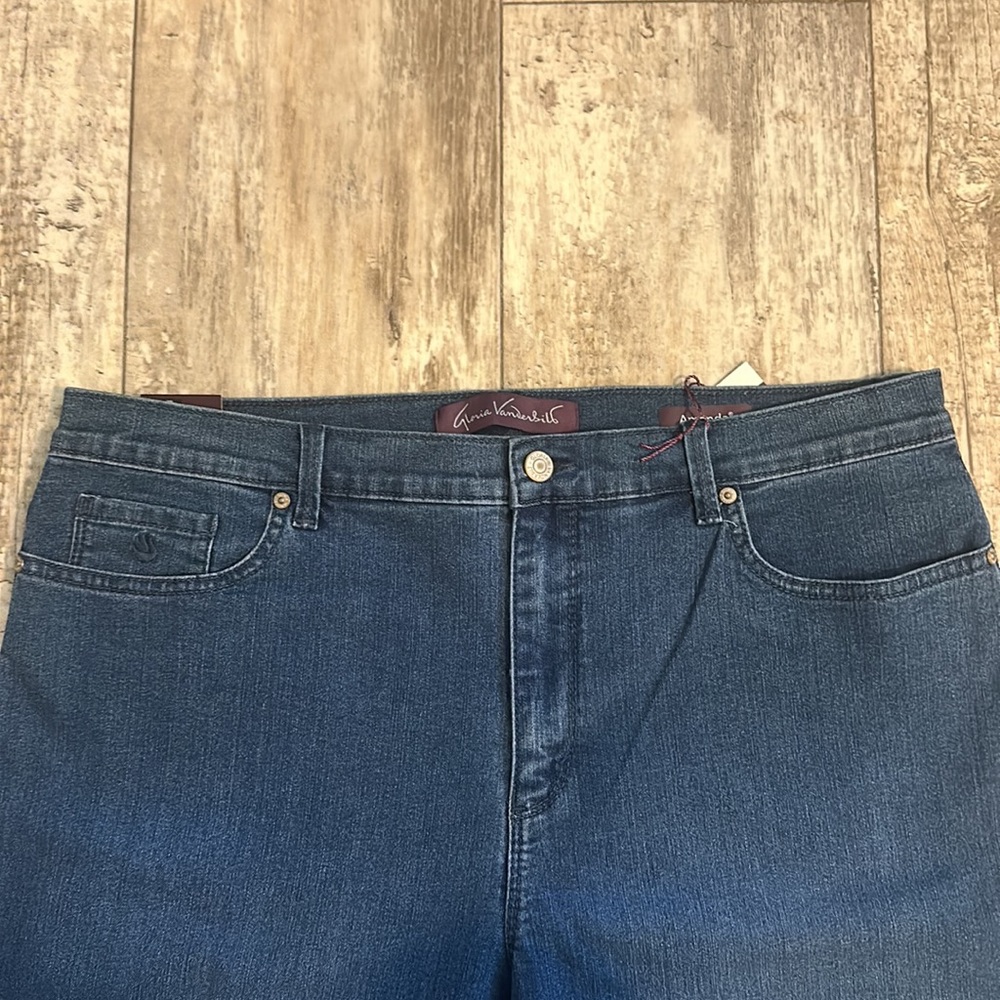 Gloria Vanderbilt Classic Amanda Tapered Jean - Picture 4 of 12